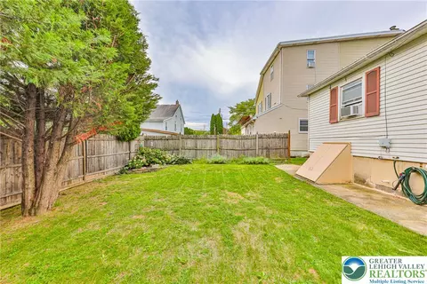 Exterior - 446 Maple St, Bethlehem, PA 18018 photo 11 of 17