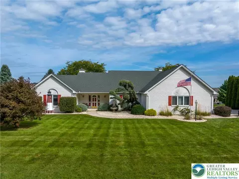3231 Fairland Dr, Schnecksville, PA 18078
