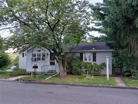 1514 Graham St, Fountain Hill, PA 18015