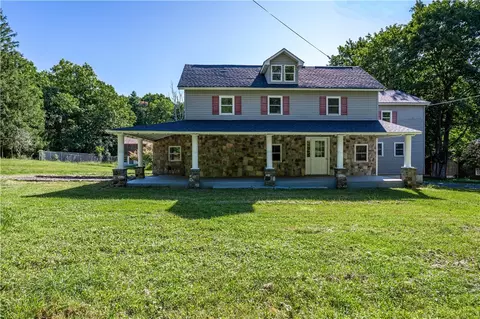 1206 Cherry Lane Dr, East Stroudsburg, PA 18301