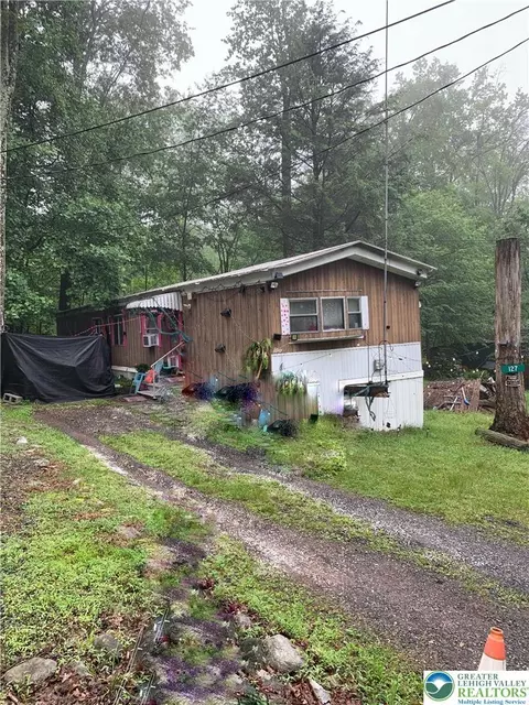 127 Pinecone Trl, Scotrun, PA 18355