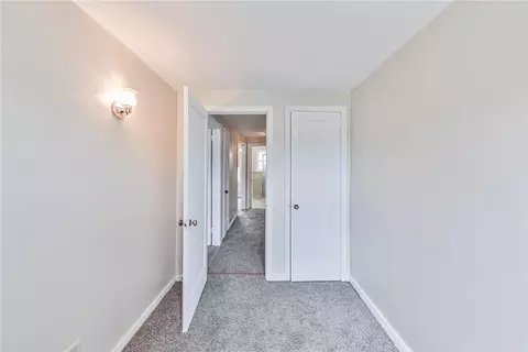Entry Way - 428 E Garrison St, Bethlehem, PA 18018 photo 4 of 4