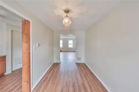 Entry Way - 428 E Garrison St, Bethlehem, PA 18018 photo 1 of 4