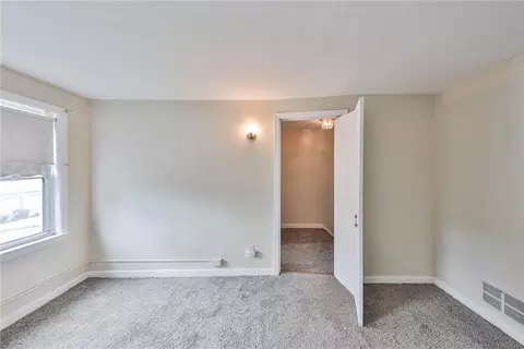 Bedroom - 428 E Garrison St, Bethlehem, PA 18018 photo 2 of 11