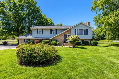 121 Scenic Ct, Mount Bethel, PA 18343