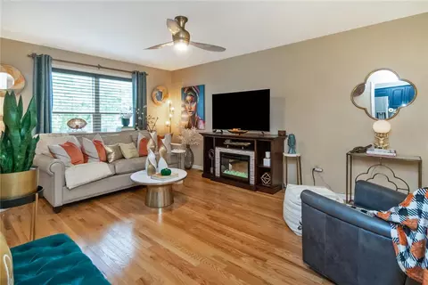 Living - 102 Ackerman St, Hellertown, PA 18055 photo 1 of 2