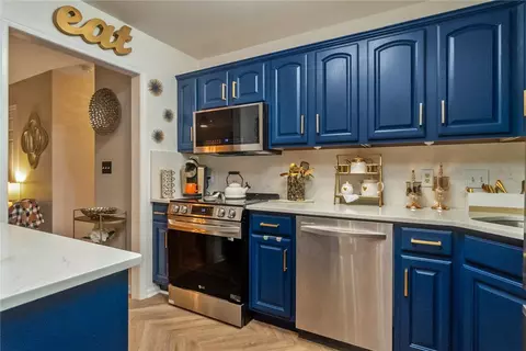 Kitchen - 102 Ackerman St, Hellertown, PA 18055 photo 1 of 4