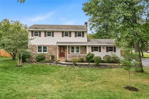 6528 Walnut Ln, Coopersburg, PA 18036