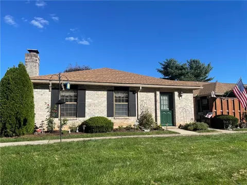 2742 Rolling Green Pl #485, Macungie, PA 18062
