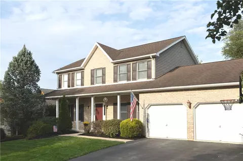 5 Midland Dr, Easton, PA 18045