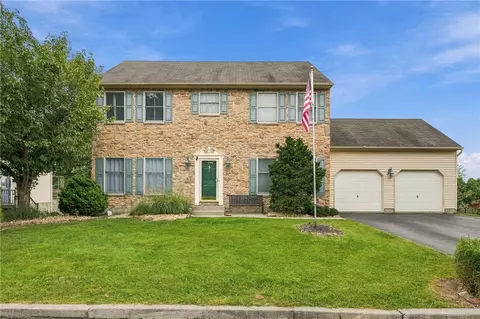 271 Kurt Dr, Nazareth, PA 18064