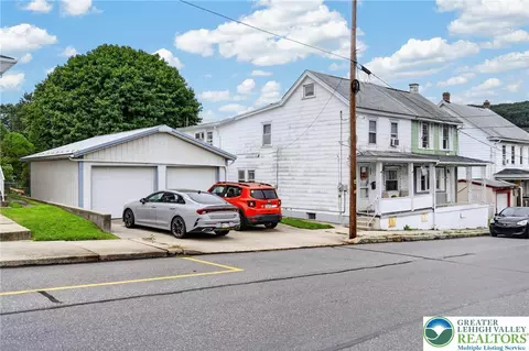 124 1st St, Coaldale, PA 18218