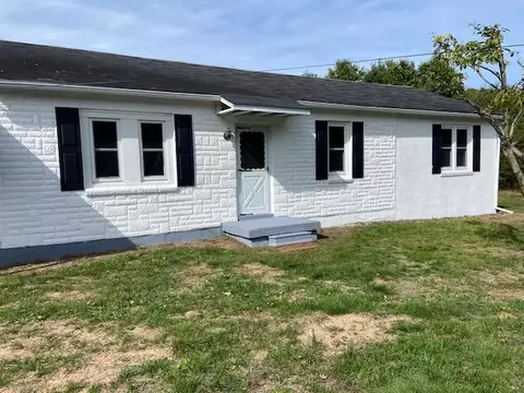1033 Walt Rd, Pennsburg, PA 18073