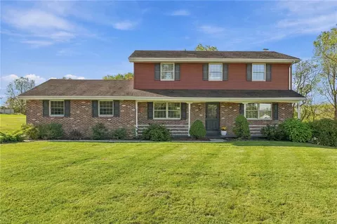 3834 Estate Dr, Schnecksville, PA 18078
