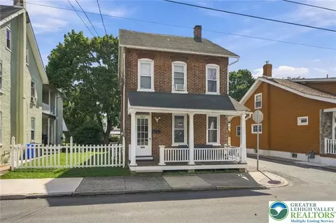 562 Ridge St, Emmaus, PA 18049