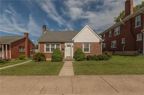 425 3rd St, Emmaus, PA 18049