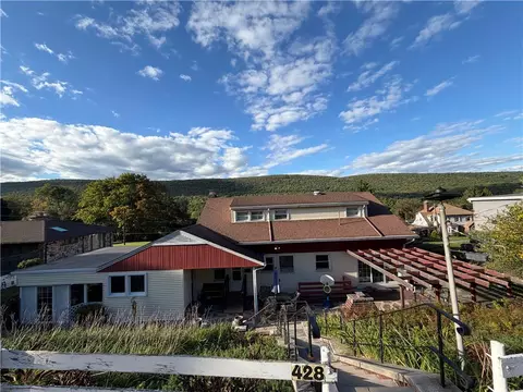 428 E Center St, Nesquehoning, PA 18240