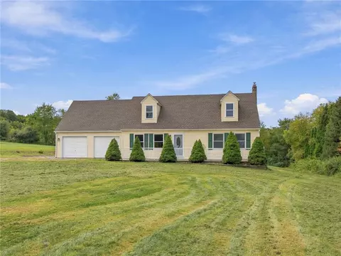 90 Gun Club Rd, Palmerton, PA 18071