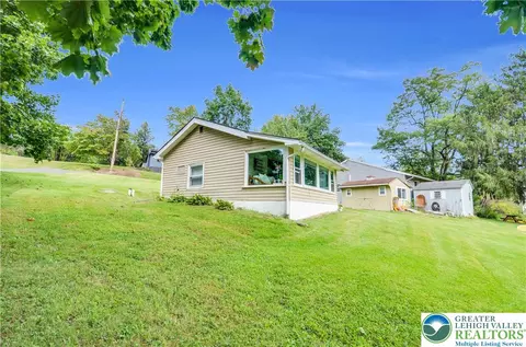 473 N Shore Dr, Lenhartsville, PA 19534