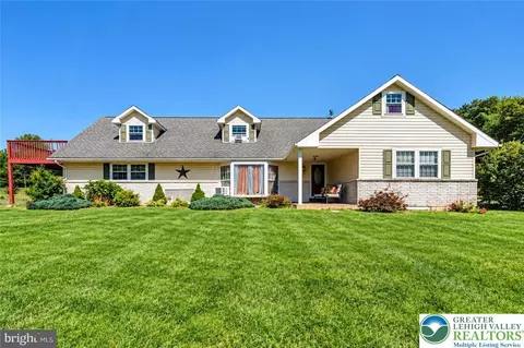 2415 Stagecoach Rd W, Palmerton, PA 18071