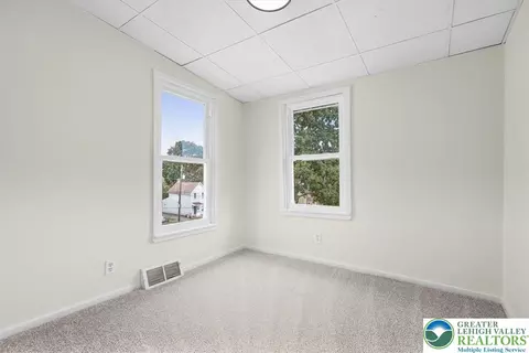 Bedroom - 635 Spring St, Bethlehem, PA 18018 photo 3 of 9