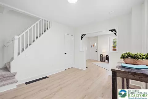 Entry Way - 635 Spring St, Bethlehem, PA 18018 photo 1 of 5