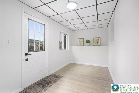 Entry Way - 635 Spring St, Bethlehem, PA 18018 photo 3 of 5