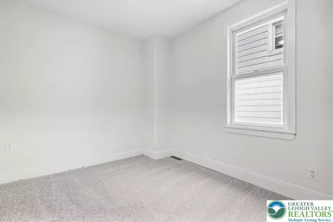 Bedroom - 635 Spring St, Bethlehem, PA 18018 photo 4 of 9