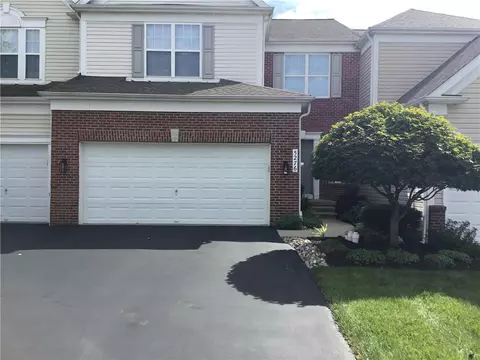 5276 Blue Sky Dr, Orefield, PA 18069