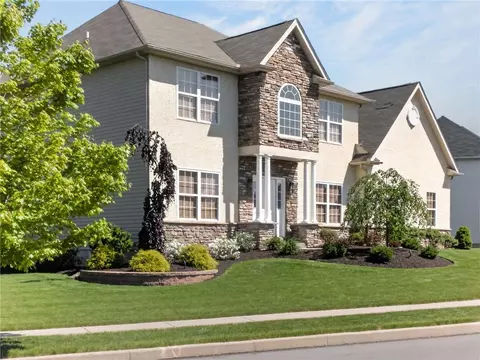 716 Mohican Dr, Easton, PA 18040