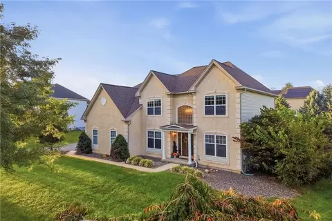 4415 Crosswinds Dr, Easton, PA 18045