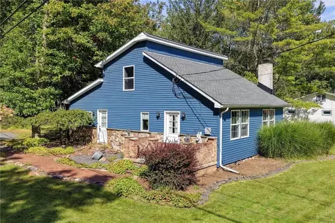 14 Twin Lake Rd, Albrightsville, PA 18210