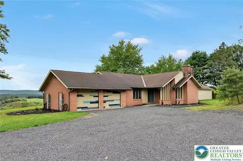 423 Hickory Dr, Auburn, PA 17922