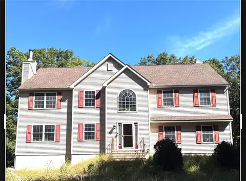 310 Lees Run Cir, East Stroudsburg, PA 18302