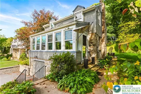 2223 Hackett Ave, Easton, PA 18045