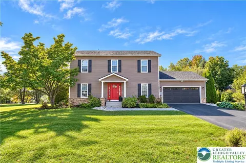 6425 Abbey Rd, Wind Gap, PA 18091
