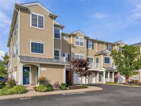 876 Nittany Ct #C439, Allentown, PA 18104