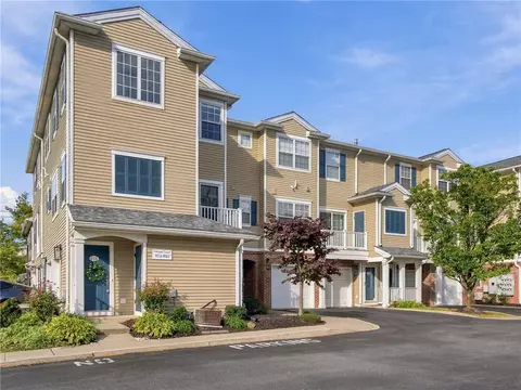 876 Nittany Ct #C439, Allentown, PA 18104