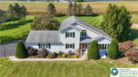 1319 Shady Ln, Tamaqua, PA 18252