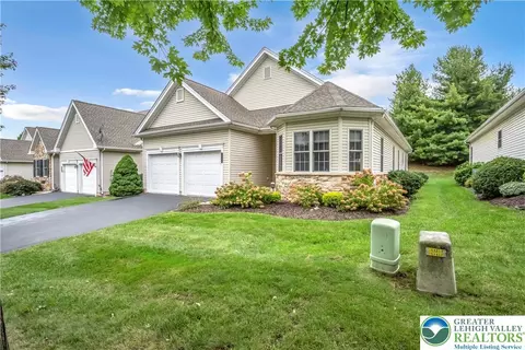 36 Glenmoore Cir N, Palmer Township, PA 18045