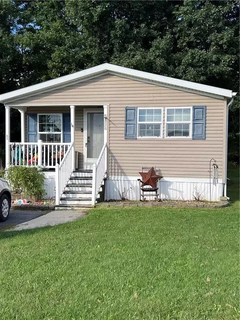 62 W Zimmer Dr, Walnutport, PA 18088