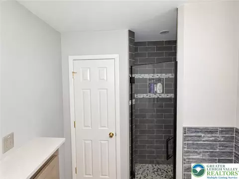 Bath - 6375 Decker Rd, Saw Creek, PA 18324 photo 2 of 6