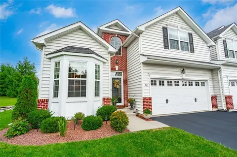 963 Spring White Dr, Breinigsville, PA 18031
