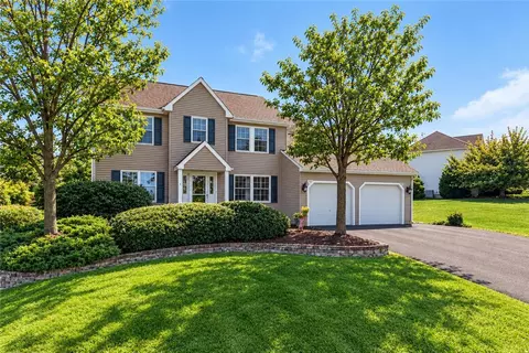 407 Danielle Dr, Nazareth, PA 18064