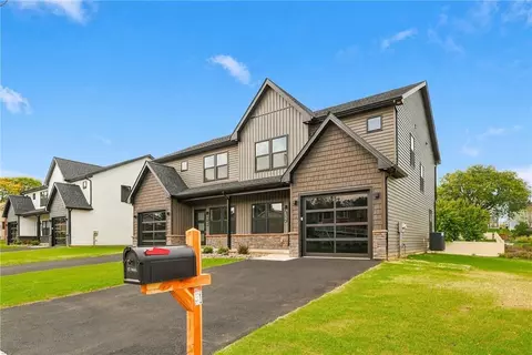 832 Hunter St, Catasauqua, PA 18032