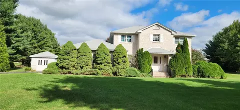 352 Woodline Rd, Nazareth, PA 18064