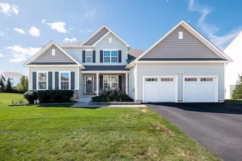 4488 Stonebridge Dr, Macungie, PA 18062