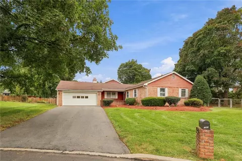 1981 Maria Ln, Allentown, PA 18104