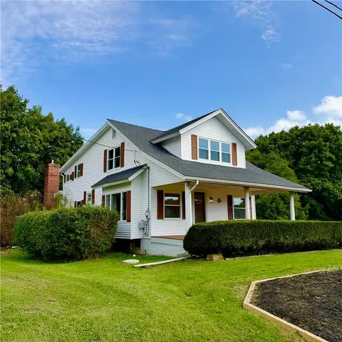5111 Vera Cruz Rd, Emmaus, PA 18049