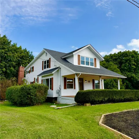 5111 Vera Cruz Rd, Emmaus, PA 18049